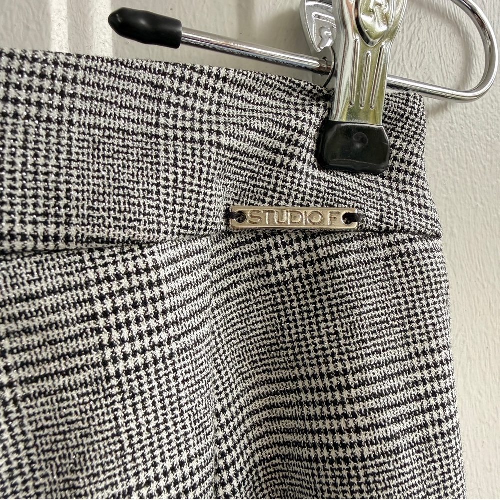 Studio F | Classic Plaid Flared Trousers | Size 4 |‎ Tailored Chic - Picture 4 of 10